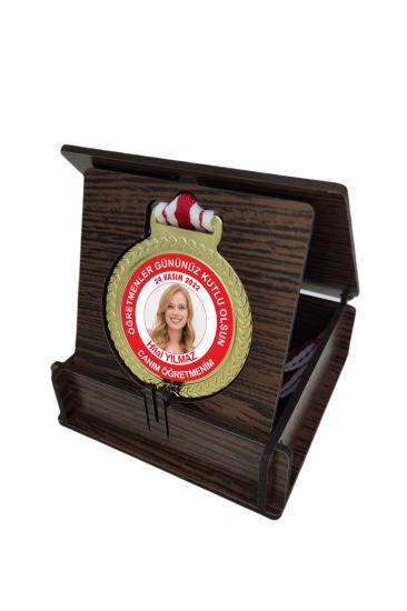 Kişiye Özel Öğretmenler Günü Hediyesi Kutulu Madalya