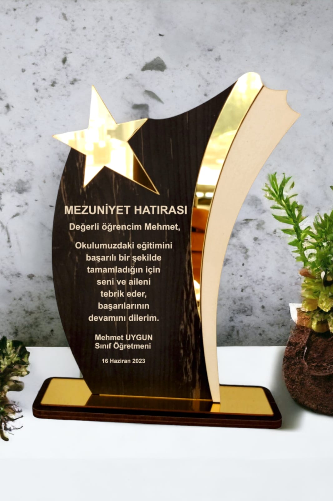 Kişiye Özel Mezuniyet Hatırası Ahşap Plaket